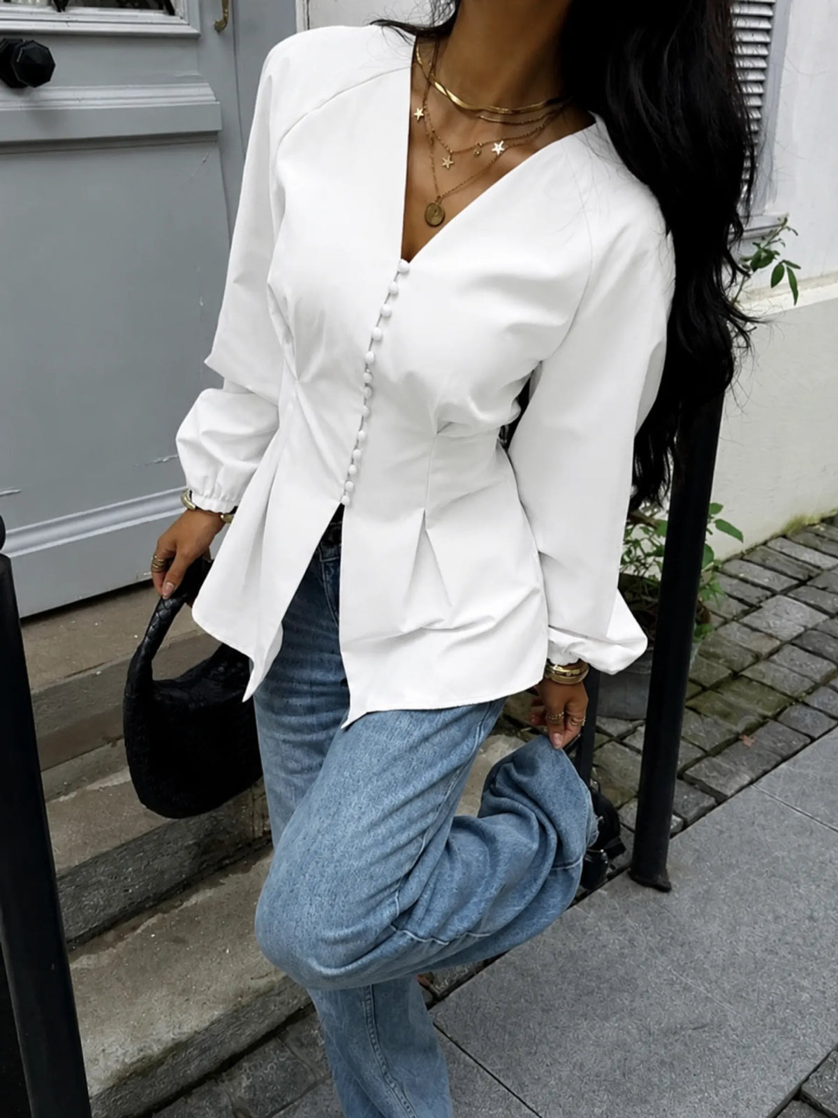 Tailored white cotton shirt with a soft fitted shape
