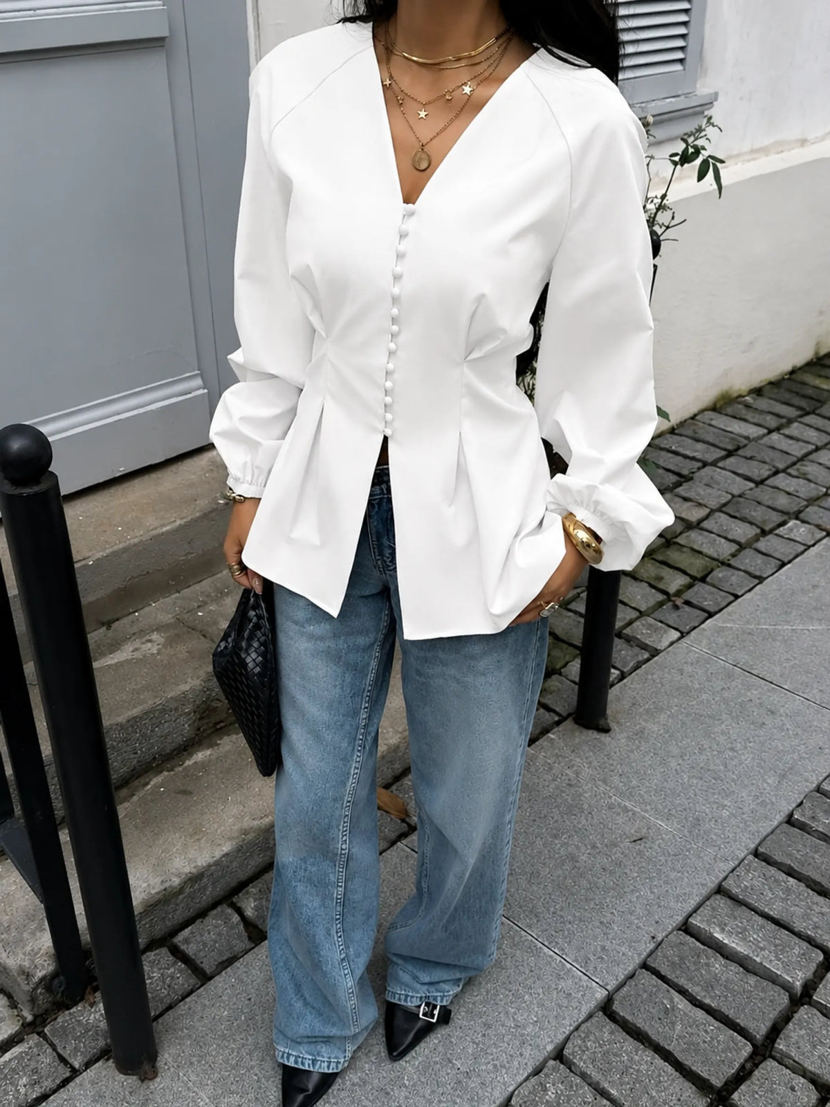 Collar and cuff detail of the tailored white cotton shirt